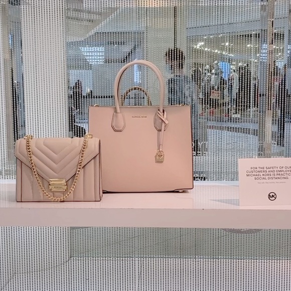 Michael Kors Handbags - 💎NEW💎Michael Kors crossbody purse bag